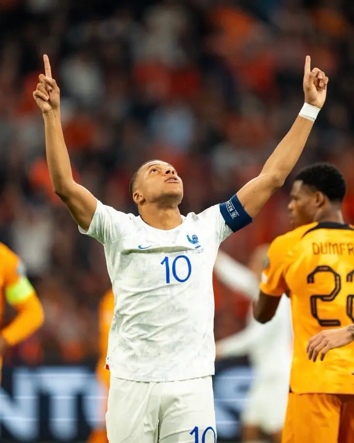 荷兰完胜西班牙,姆巴佩刷新纪录 荷兰完胜西班牙,姆巴佩刷新纪录