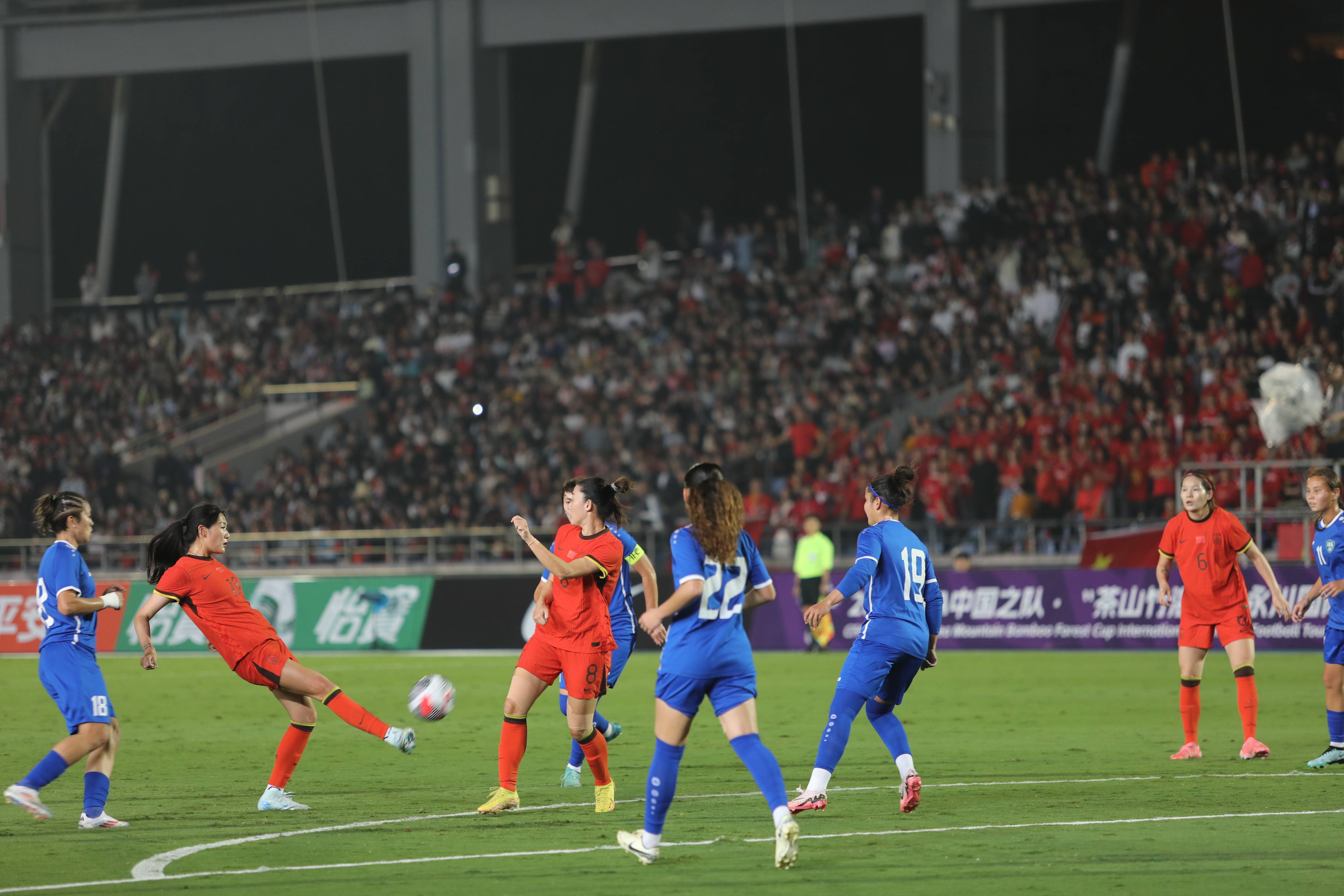 中国队完胜印尼队，安赛龙关键制胜