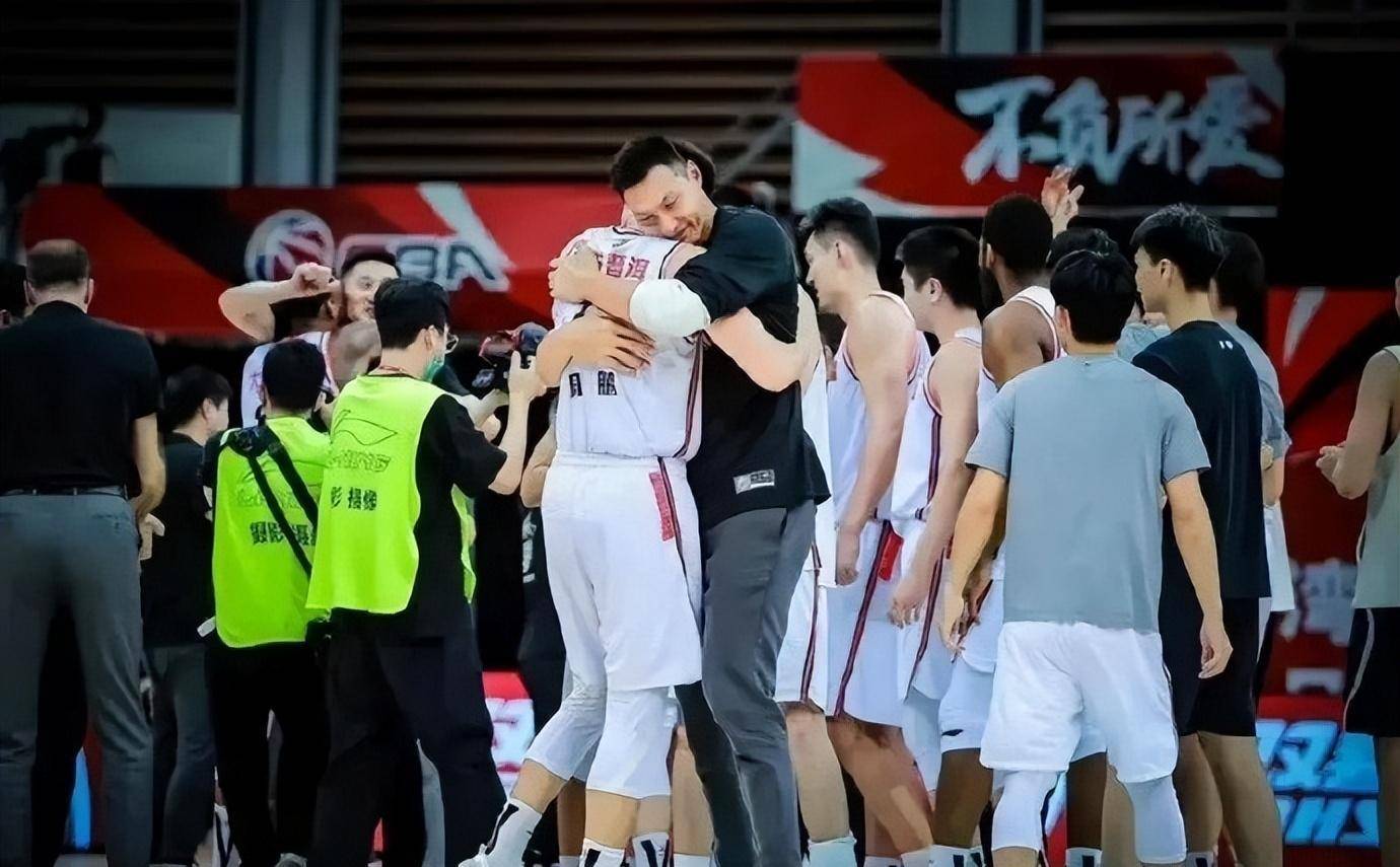 山西队横扫吉林队,易建联统治全场 山西队横扫吉林队,易建联统治全场