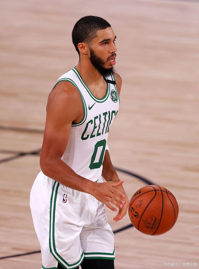 江苏队力克灰熊，拉文扛起全队