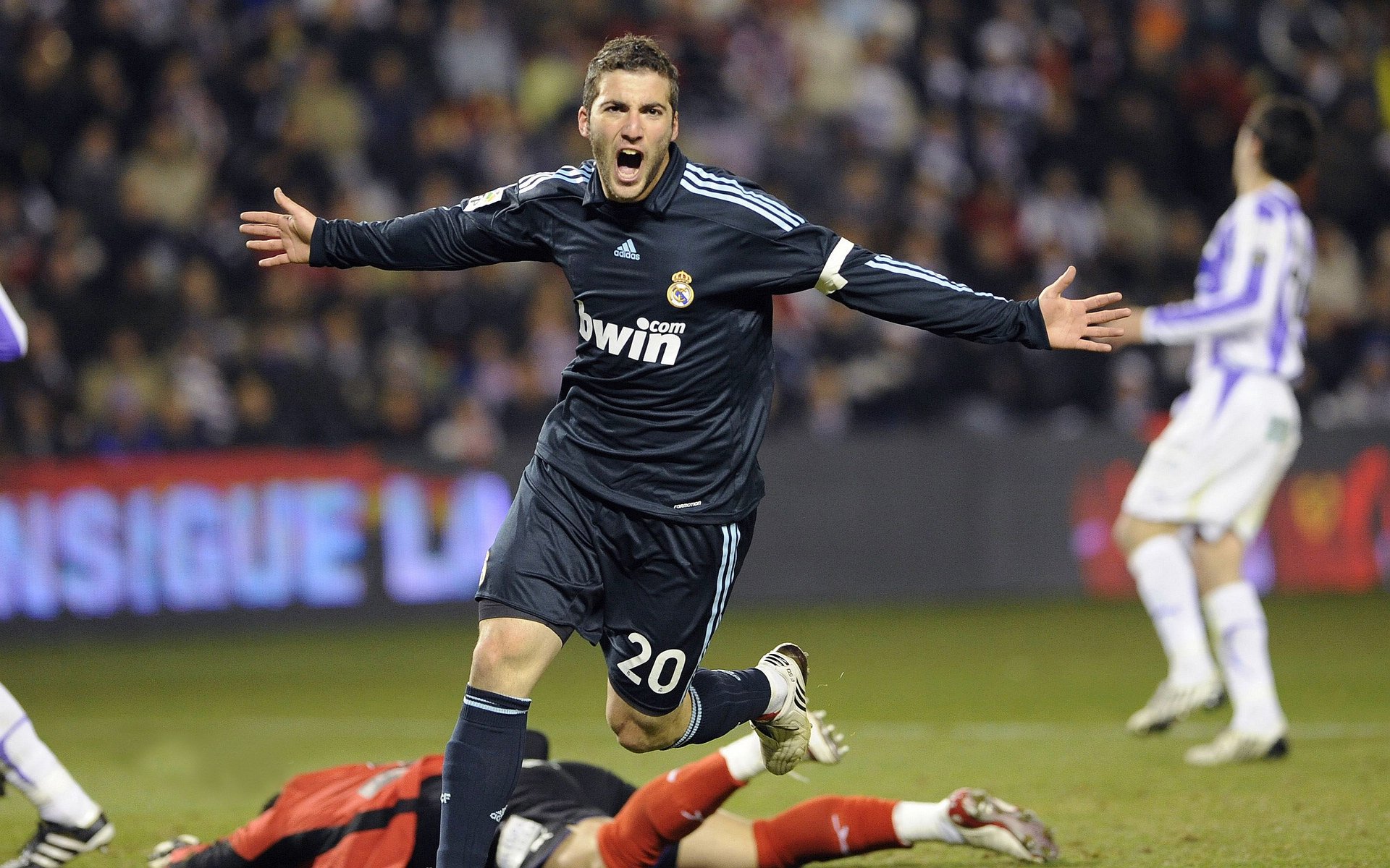 孤星闪耀伯纳乌,保罗的生涯之夜与欧冠半决赛的永恒回响