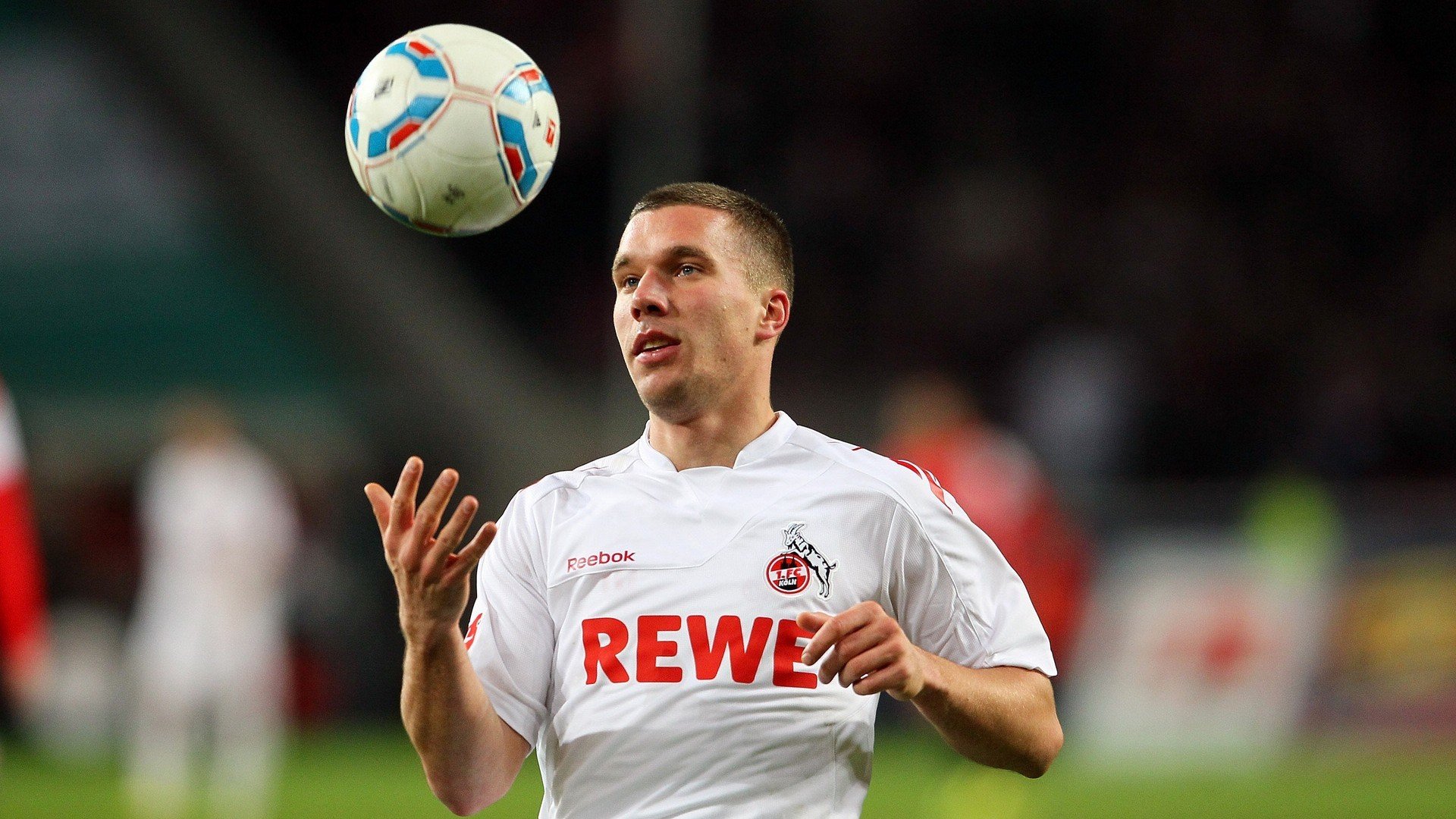 逆境中的双星闪耀，葡萄牙足球的翻盘艺术与樊振东的乒乓高光